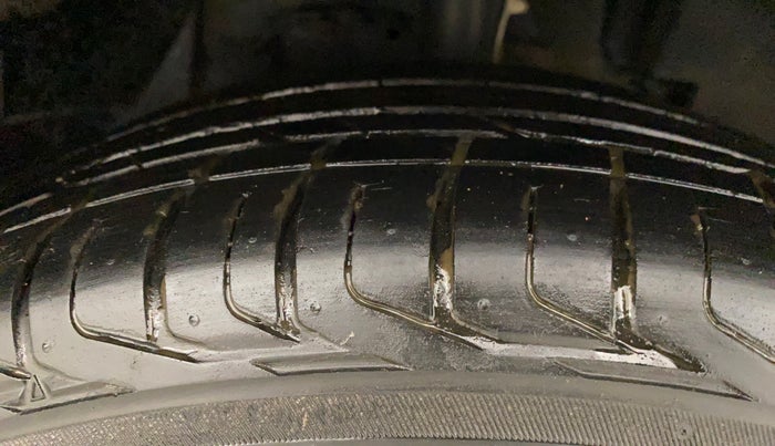 2021 Tata NEXON XM PETROL, Petrol, Manual, 65,898 km, Right Front Tyre Tread