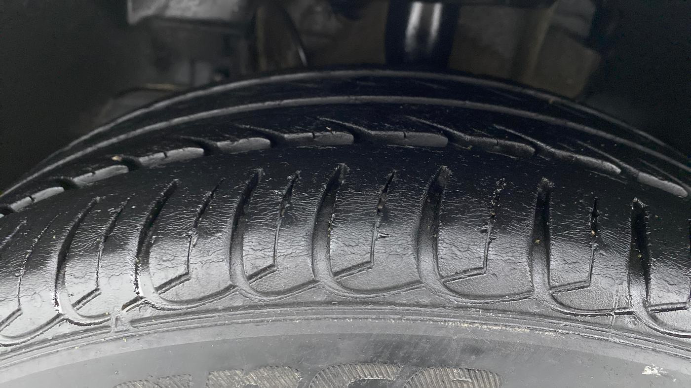 2019 Tata TIGOR XZA PLUS PETROL, Petrol, Automatic, 64,071 km, Left Front Tyre Tread