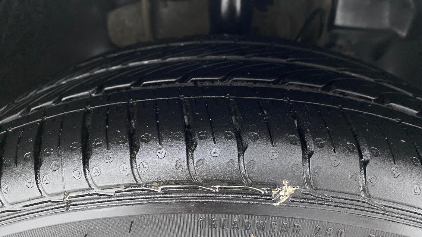 2019 Tata TIGOR XZA PLUS PETROL, Petrol, Automatic, 64,071 km, Right Front Tyre Tread