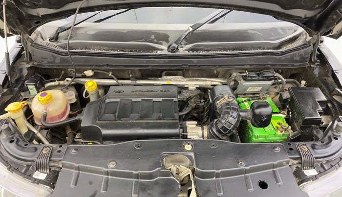2018 Mahindra KUV 100 NXT K8 P 6 STR, Petrol, Manual, 34,541 km, Engine View
