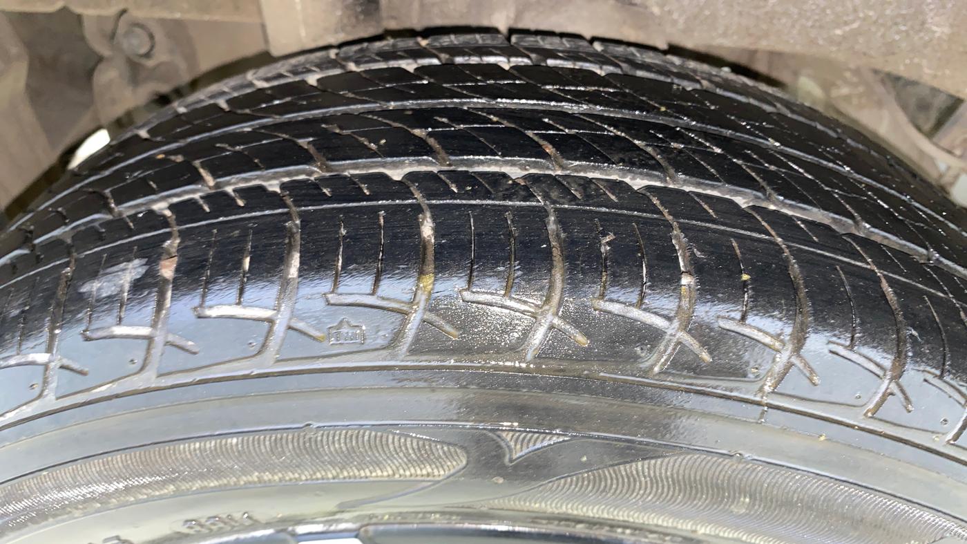 2018 Mahindra KUV 100 NXT K8 P 6 STR, Petrol, Manual, 34,541 km, Right Rear Tyre Tread