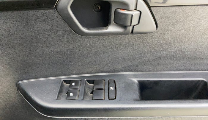 2018 Mahindra KUV 100 NXT K8 P 6 STR, Petrol, Manual, 34,541 km, Driver Side Door Panels Control