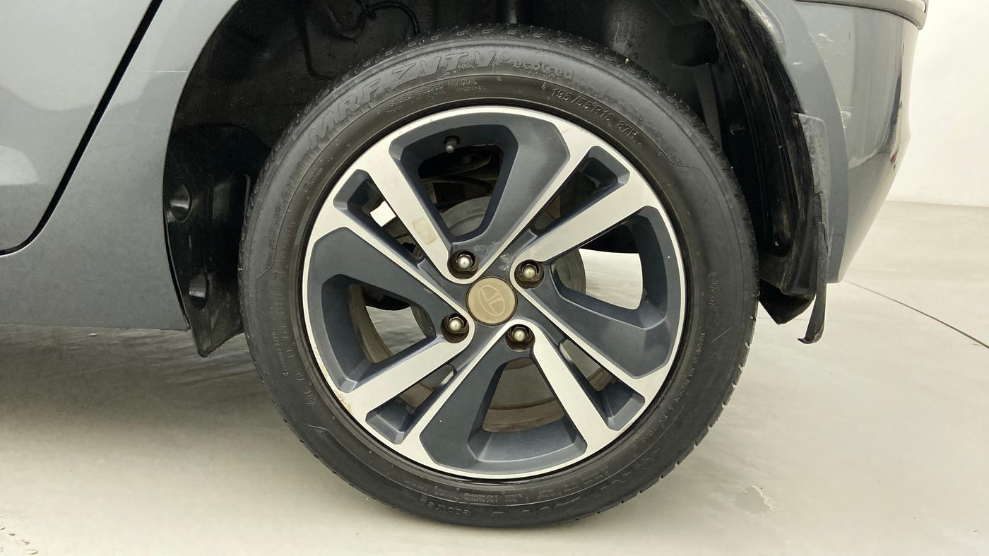 2020 Tata ALTROZ XZ 1.2, Petrol, Manual, 24,268 km, Left Rear Wheel