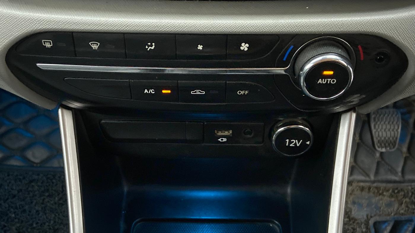 2020 Tata ALTROZ XZ 1.2, Petrol, Manual, 24,268 km, Automatic Climate Control