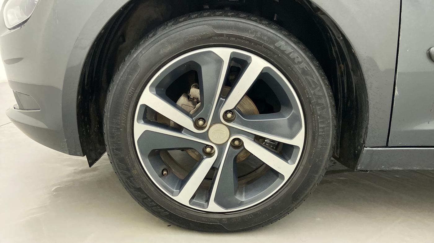 2020 Tata ALTROZ XZ 1.2, Petrol, Manual, 24,268 km, Left Front Wheel
