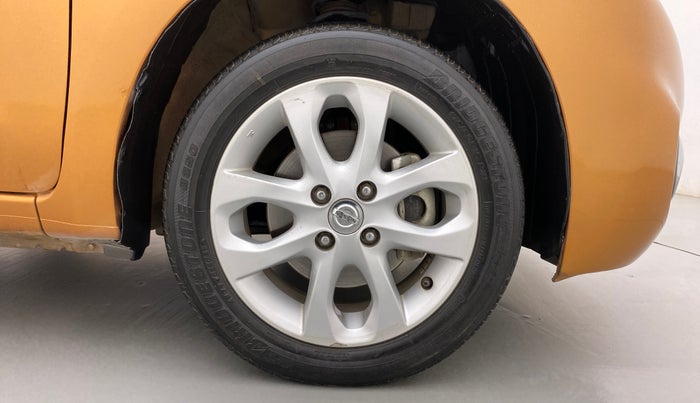 2017 Nissan Micra XV CVT, Petrol, Automatic, 26,504 km, Right Front Wheel