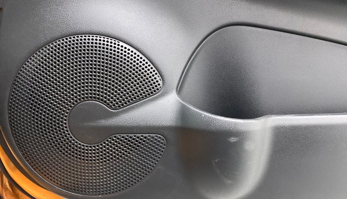 2017 Nissan Micra XV CVT, Petrol, Automatic, 26,504 km, Speaker