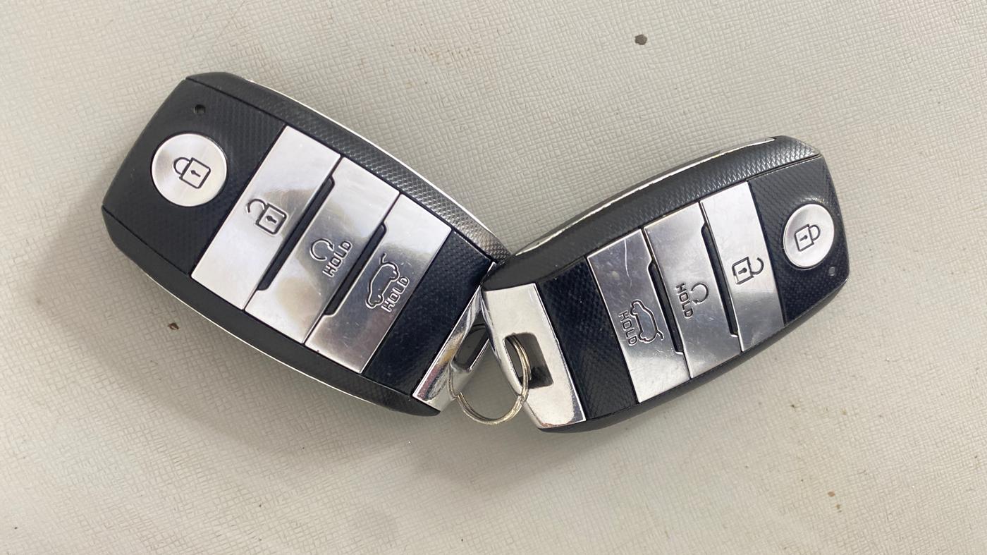 2021 KIA SONET HTX 1.0 IMT, Petrol, Manual, 43,150 km, Key Close Up