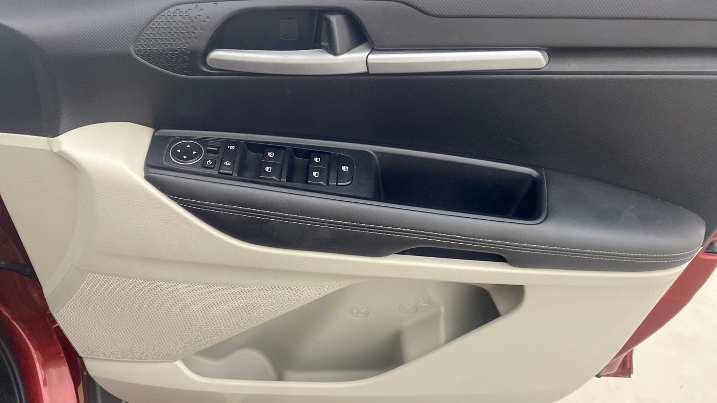 2021 KIA SONET HTX 1.0 IMT, Petrol, Manual, 43,150 km, Driver Side Door Panels Control