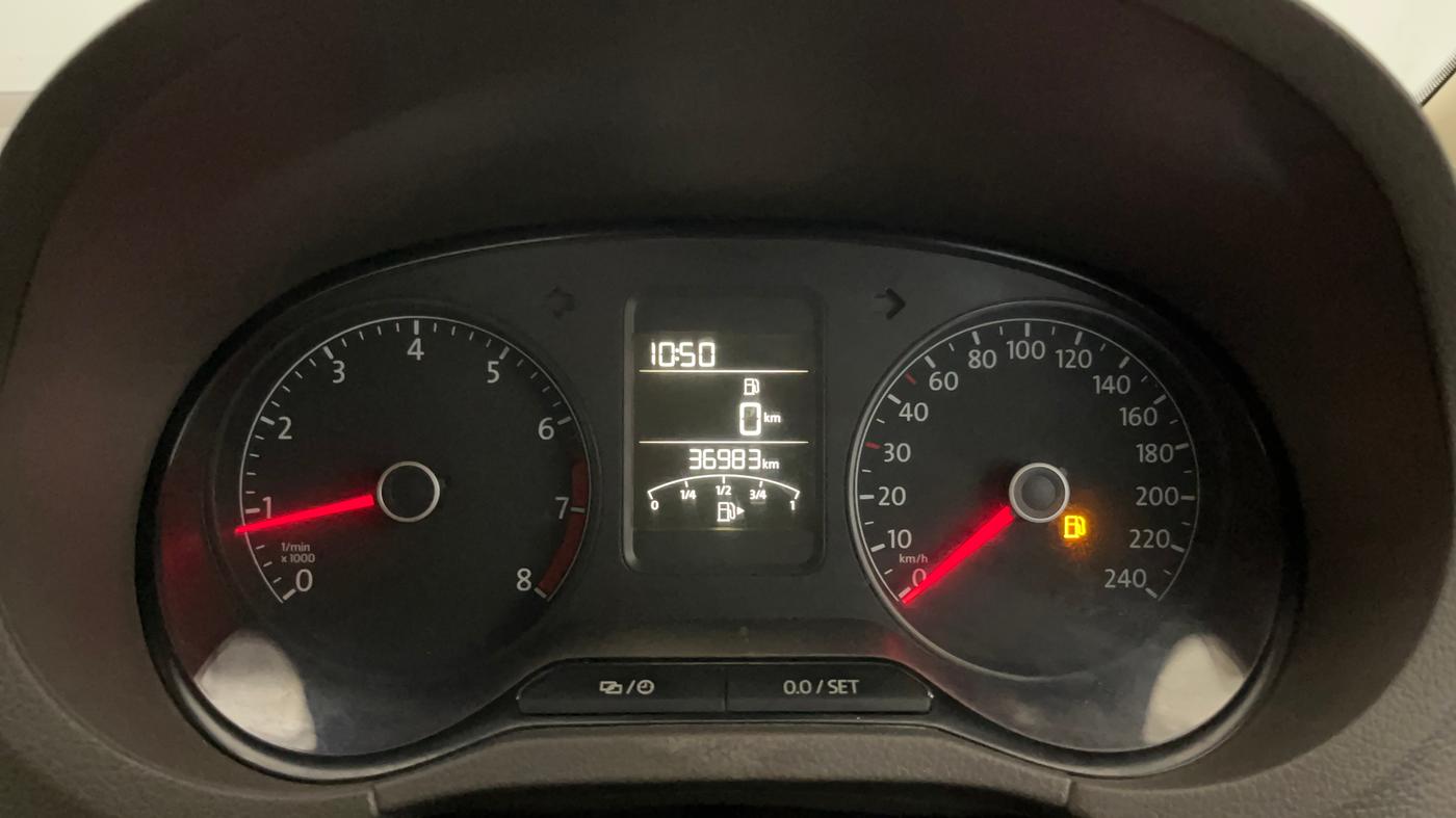 2016 Volkswagen Vento HIGHLINE 1.6 MPI, Petrol, Manual, 37,031 km, Odometer Image