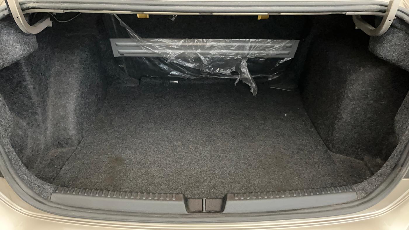2016 Volkswagen Vento HIGHLINE 1.6 MPI, Petrol, Manual, 37,031 km, Boot Inside