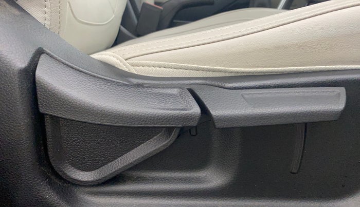 2023 KIA SELTOS HTX PETROL 1.5, Petrol, Manual, 30,582 km, Driver Side Adjustment Panel