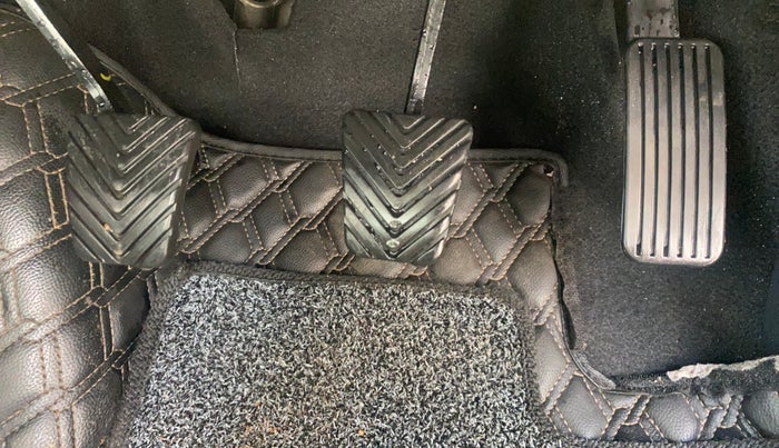 2023 KIA SELTOS HTX PETROL 1.5, Petrol, Manual, 30,582 km, Pedals