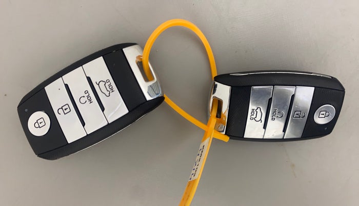 2023 KIA SELTOS HTX PETROL 1.5, Petrol, Manual, 30,582 km, Key Close Up