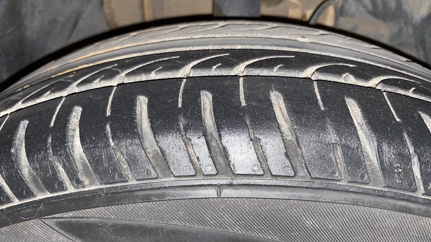 2018 Tata Tiago XZA PETROL, Petrol, Automatic, 66,637 km, Right Front Tyre Tread