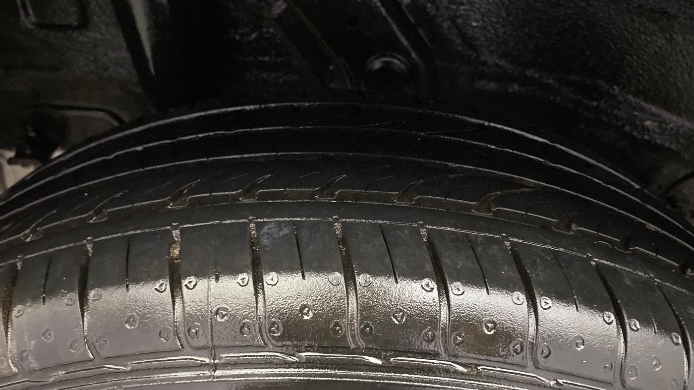 2022 Hyundai VENUE S+ 1.2, Petrol, Manual, 22,178 km, Right Rear Tyre Tread
