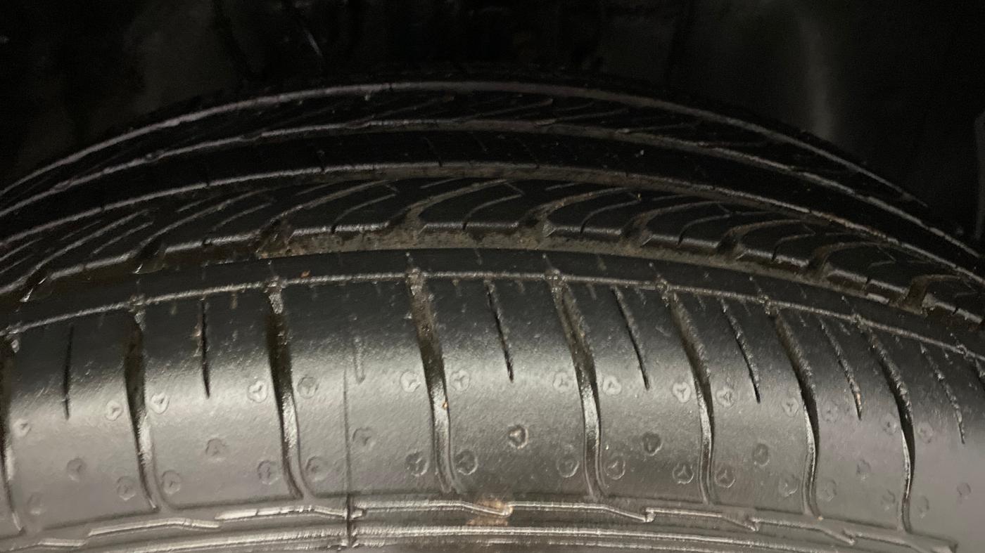 2022 Hyundai VENUE S+ 1.2, Petrol, Manual, 22,178 km, Right Front Tyre Tread