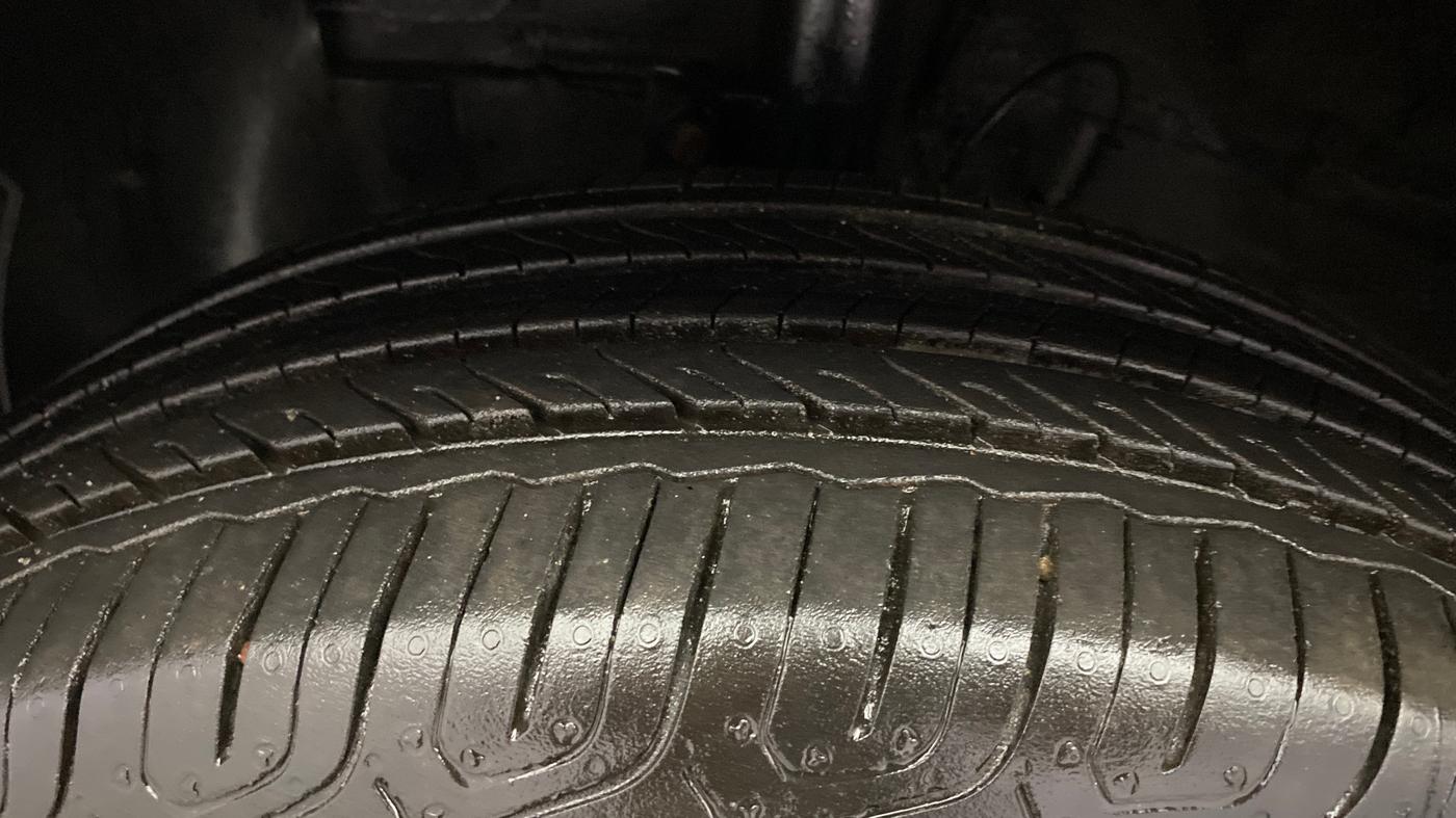 2022 Hyundai VENUE S+ 1.2, Petrol, Manual, 22,178 km, Left Front Tyre Tread