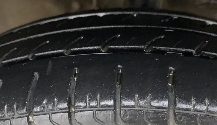 2014 Maruti Wagon R 1.0 LXI CNG, CNG, Manual, 77,880 km, Right Front Tyre Tread