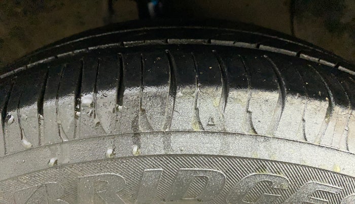 2018 Hyundai Grand i10 MAGNA 1.2 KAPPA VTVT, CNG, Manual, 94,340 km, Right Front Tyre Tread