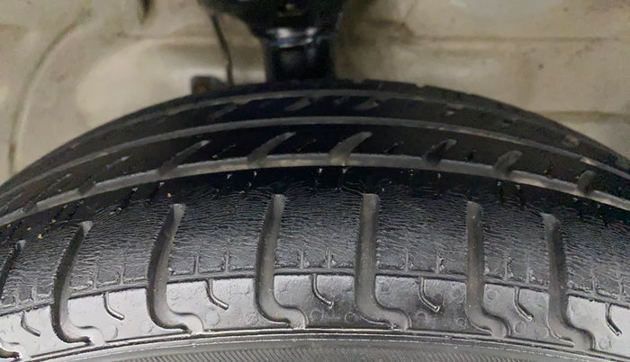 2014 Maruti Wagon R 1.0 VXI, Petrol, Manual, 99,572 km, Right Front Tyre Tread
