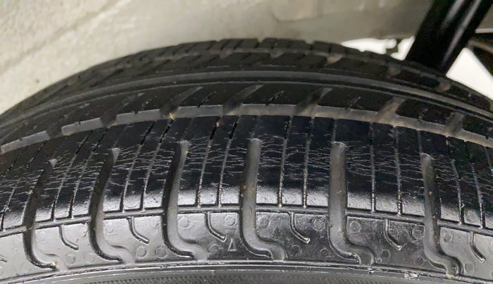 2014 Maruti Wagon R 1.0 VXI, Petrol, Manual, 99,572 km, Left Rear Tyre Tread