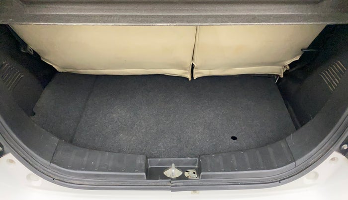 2014 Maruti Wagon R 1.0 VXI, Petrol, Manual, 99,572 km, Boot Inside