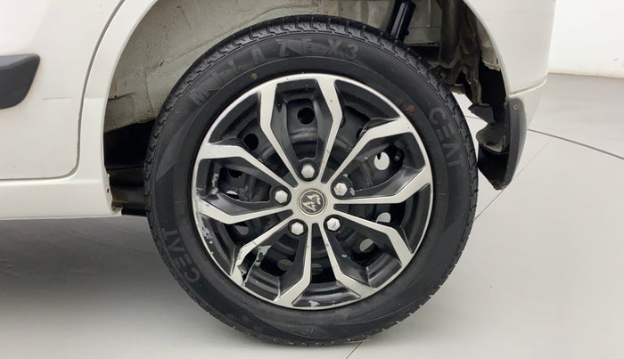 2014 Maruti Wagon R 1.0 VXI, Petrol, Manual, 99,572 km, Left Rear Wheel