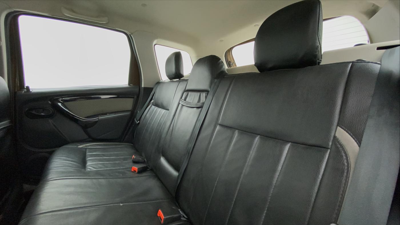 2015 Renault Duster 85 PS RXL, Diesel, Manual, 80,913 km, Right Side Rear Door Cabin