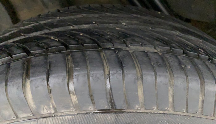 2015 Renault Duster 85 PS RXL, Diesel, Manual, 80,913 km, Right Front Tyre Tread