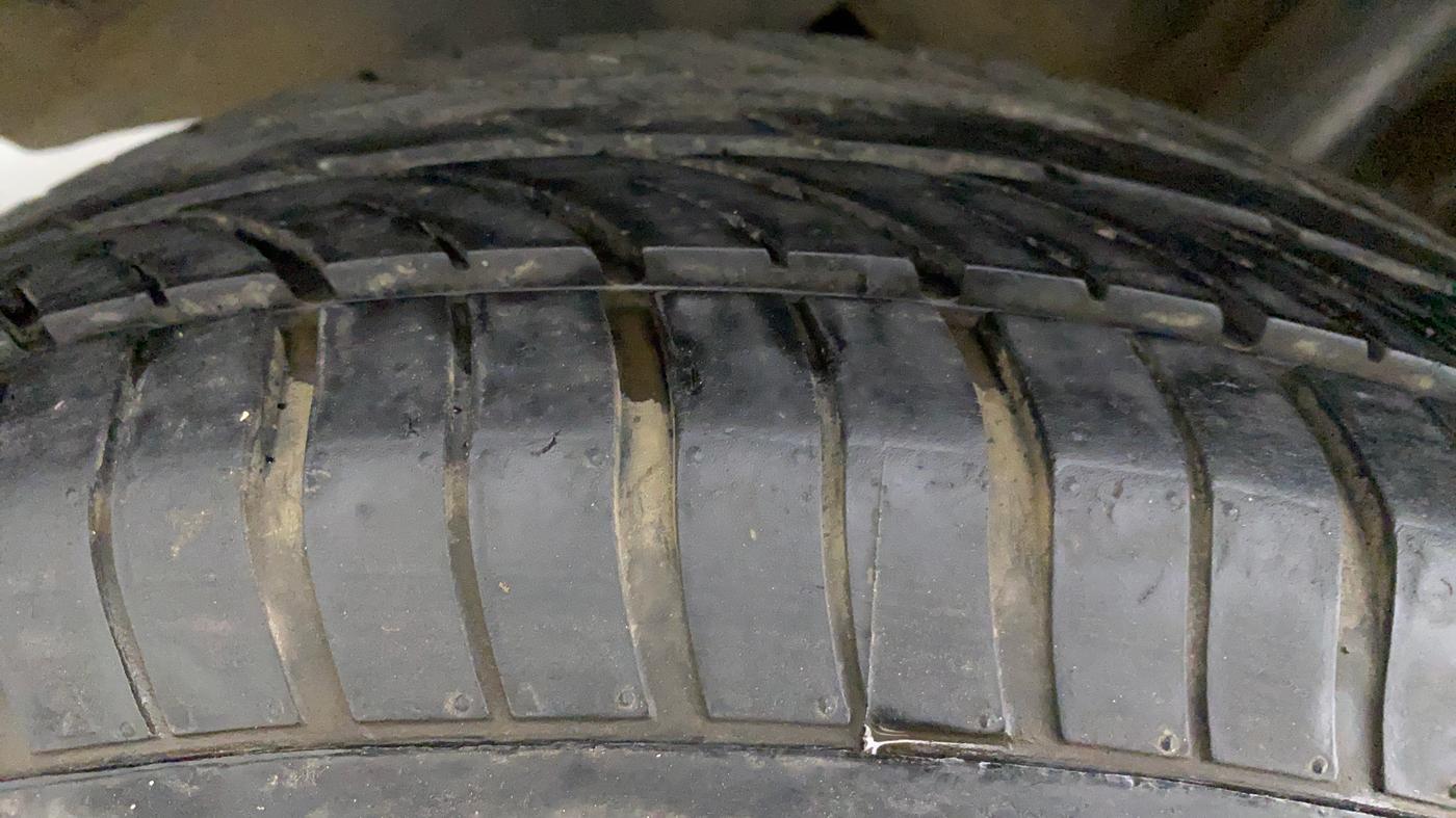 2015 Renault Duster 85 PS RXL, Diesel, Manual, 80,913 km, Right Rear Tyre Tread