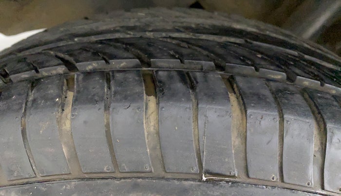 2015 Renault Duster 85 PS RXL, Diesel, Manual, 80,913 km, Right Rear Tyre Tread
