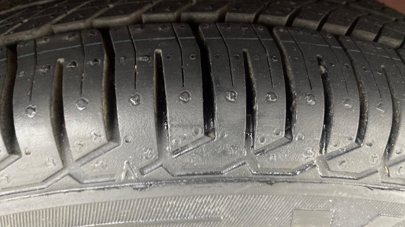2014 Hyundai Eon MAGNA +, Petrol, Manual, 95,000 km, Right Front Tyre Tread