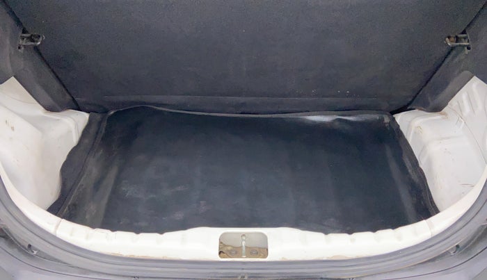 2016 Hyundai Eon D LITE PLUS(O), Petrol, Manual, 43,717 km, Boot Inside