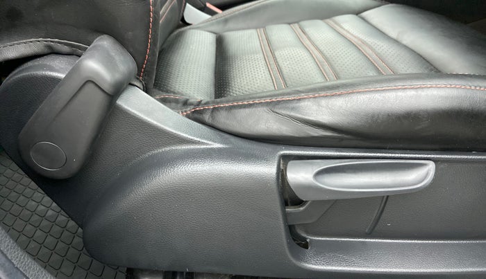 2021 Volkswagen Polo COMFORTLINE 1.0 TSI MT, Petrol, Manual, 13,703 km, Driver Side Adjustment Panel