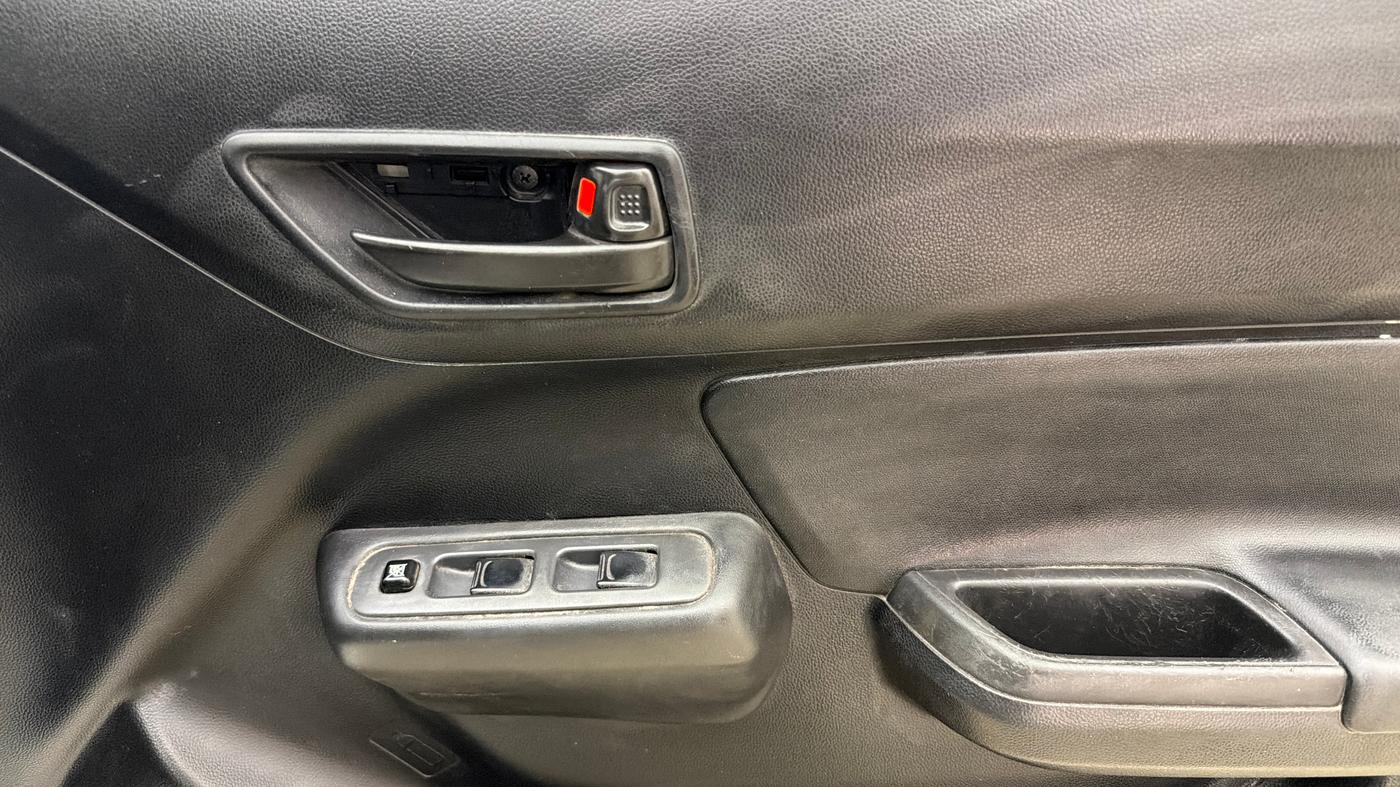 2020 Maruti Swift LXI, Petrol, Manual, 47,359 km, Driver Side Door Panels Control