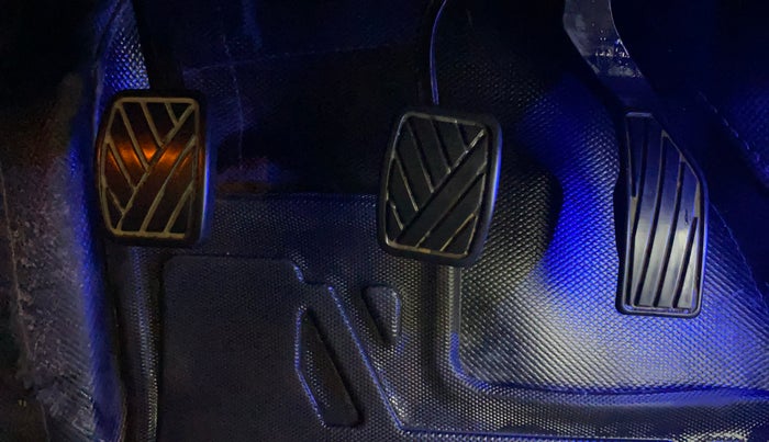 2023 Maruti Grand Vitara ZETA CNG, CNG, Manual, 24,566 km, Pedals