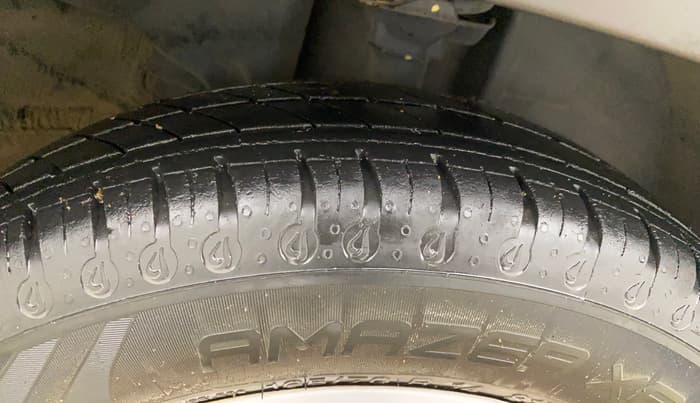 2021 Renault Kwid RXT 1.0 AMT (O), Petrol, Automatic, 35,464 km, Right Front Tyre Tread