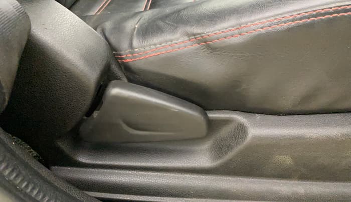 2021 Renault Kwid RXT 1.0 AMT (O), Petrol, Automatic, 35,464 km, Driver Side Adjustment Panel
