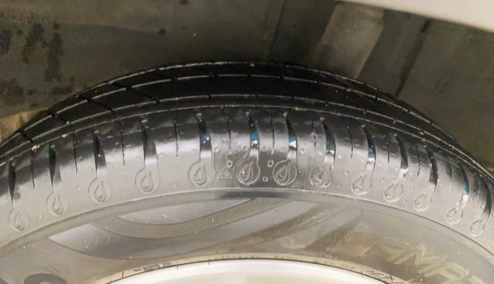 2021 Renault Kwid RXT 1.0 AMT (O), Petrol, Automatic, 35,464 km, Left Rear Tyre Tread