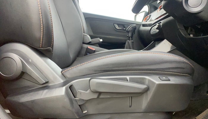 2024 Tata ALTROZ Racer R3, Petrol, Manual, 5,402 km, Driver Side Adjustment Panel