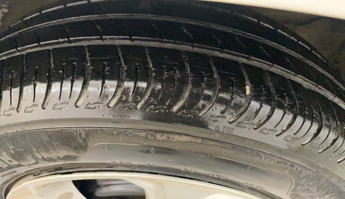 2019 Maruti S PRESSO VXI PLUS AMT, Petrol, Automatic, 40,213 km, Right Front Tyre Tread