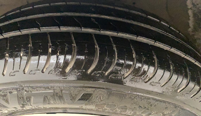 2019 Maruti S PRESSO VXI PLUS AMT, Petrol, Automatic, 40,213 km, Left Front Tyre Tread