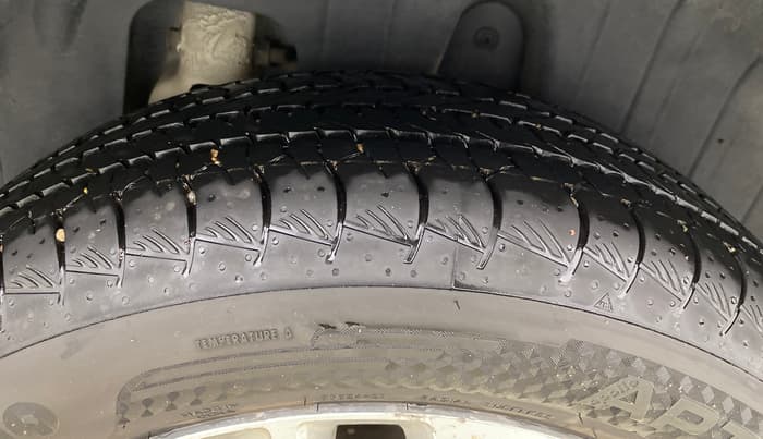 2020 Mahindra XUV300 W8 1.5 DIESEL, Diesel, Manual, 1,04,864 km, Left Rear Tyre Tread