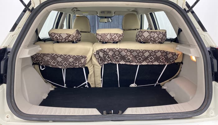 2020 Mahindra XUV300 W8 1.5 DIESEL, Diesel, Manual, 1,04,864 km, Boot Inside