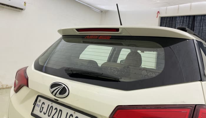 2020 Mahindra XUV300 W8 1.5 DIESEL, Diesel, Manual, 1,04,864 km, Rear Wiper