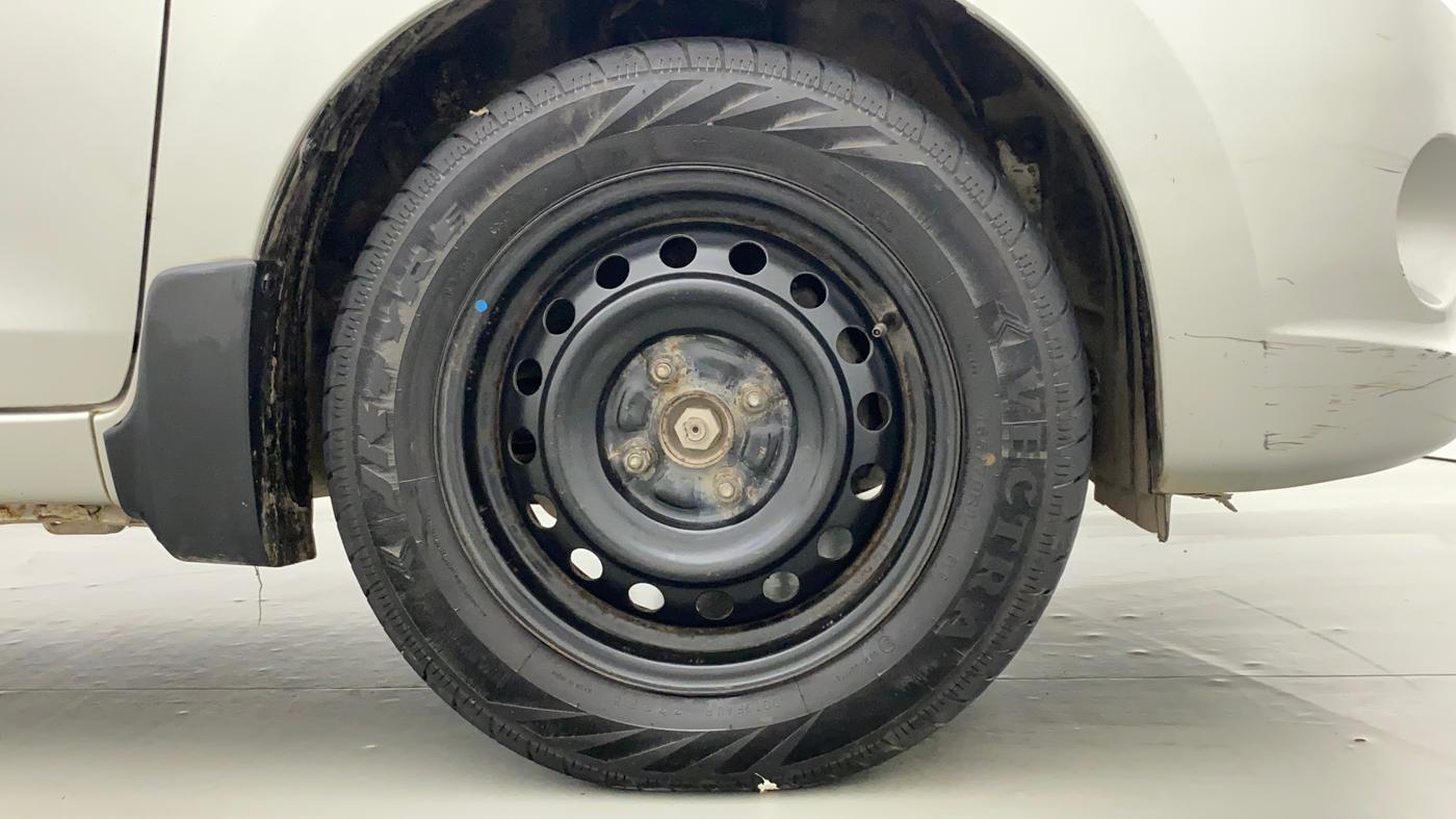 2017 Maruti Celerio VXI CNG, CNG, Manual, 1,17,270 km, Right Front Wheel