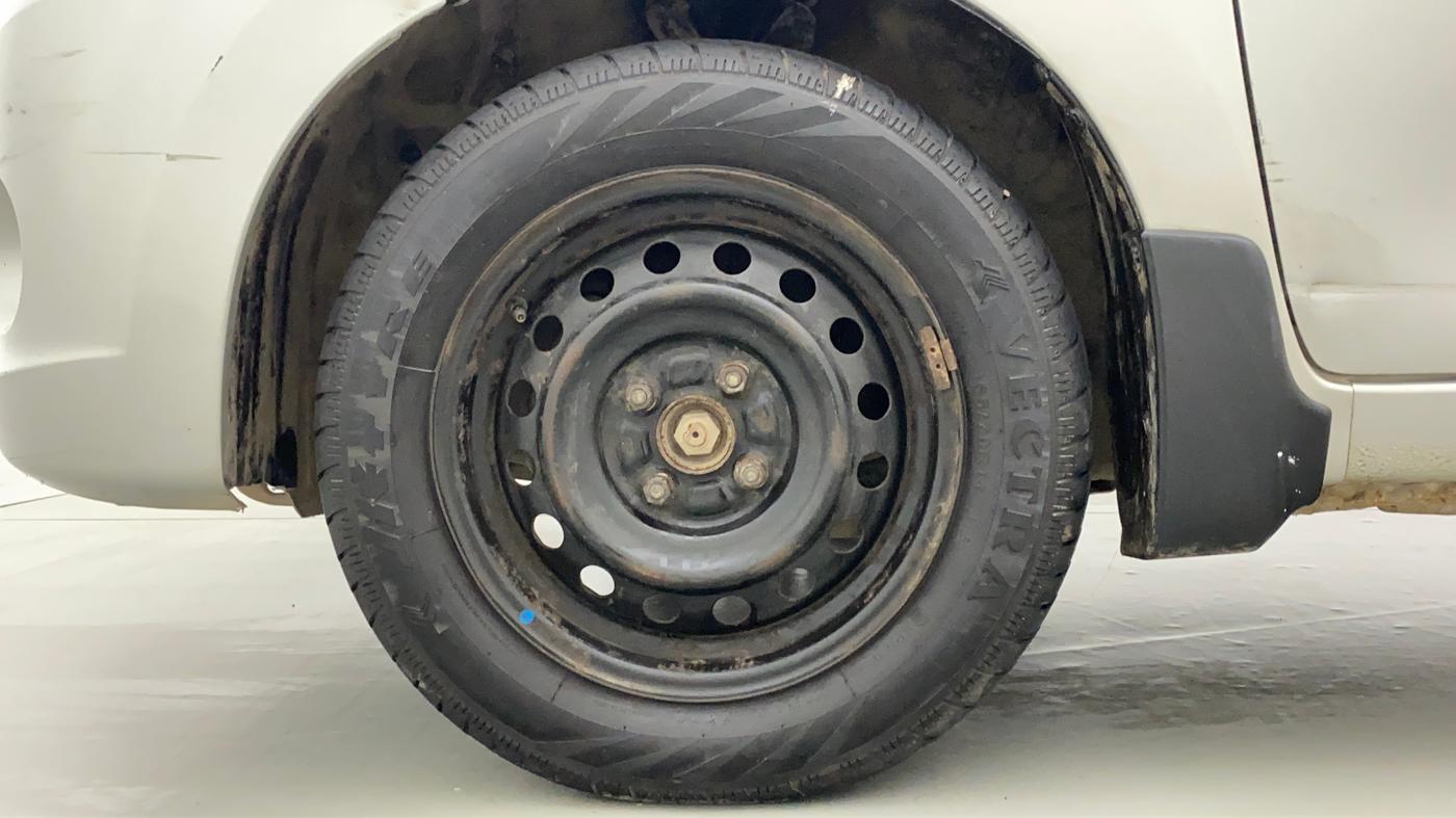 2017 Maruti Celerio VXI CNG, CNG, Manual, 1,17,270 km, Left Front Wheel