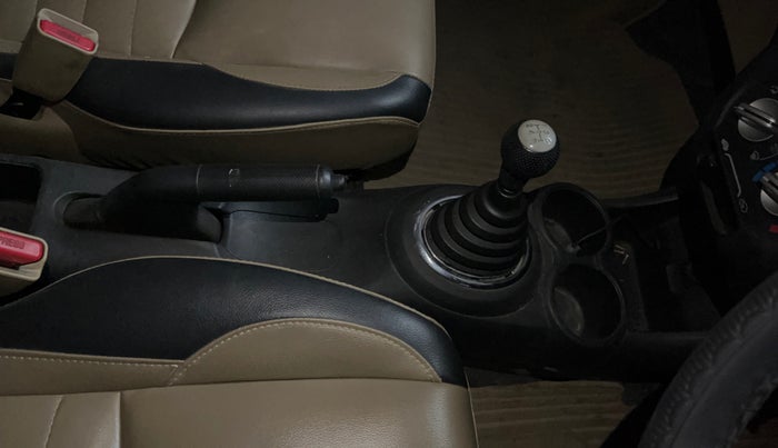 2016 Honda Amaze 1.2L I-VTEC SX, Petrol, Manual, 61,240 km, Gear Lever