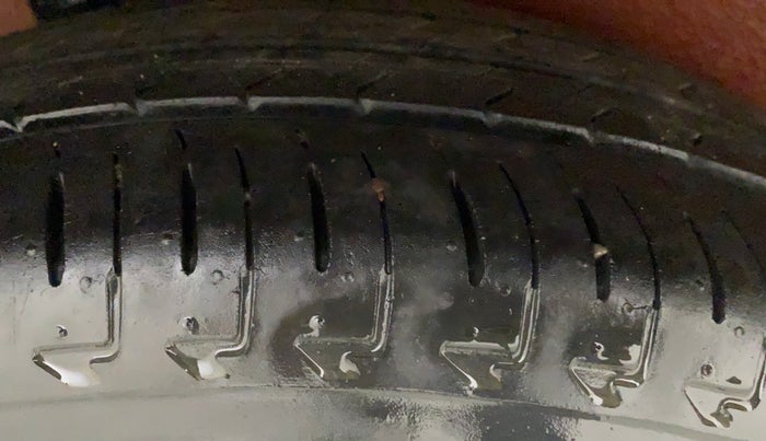 2017 Maruti IGNIS ZETA 1.2 AMT, Petrol, Automatic, 58,257 km, Right Rear Tyre Tread